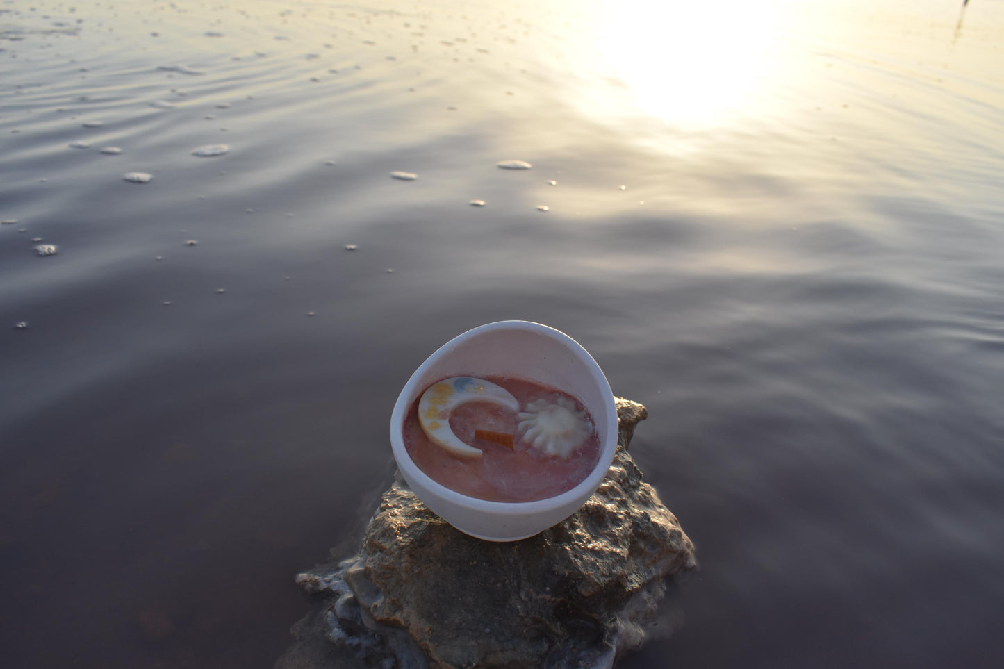 Amber & Vanilla Soy Wax Candle: Mediterranean Sunset Scent