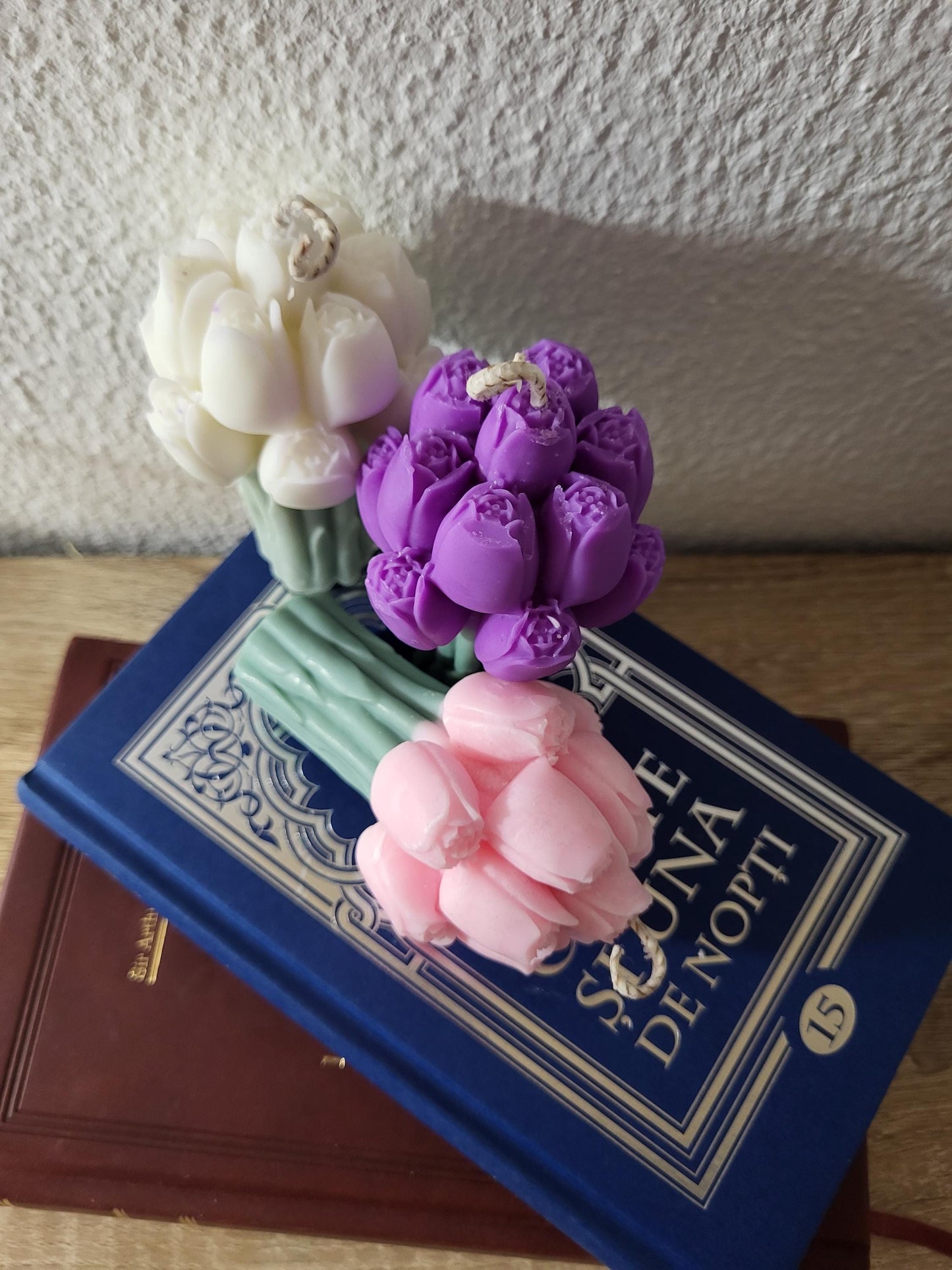 Tulip Flower Candle: Soy Wax, Vegan, Handmade Decorative Candle