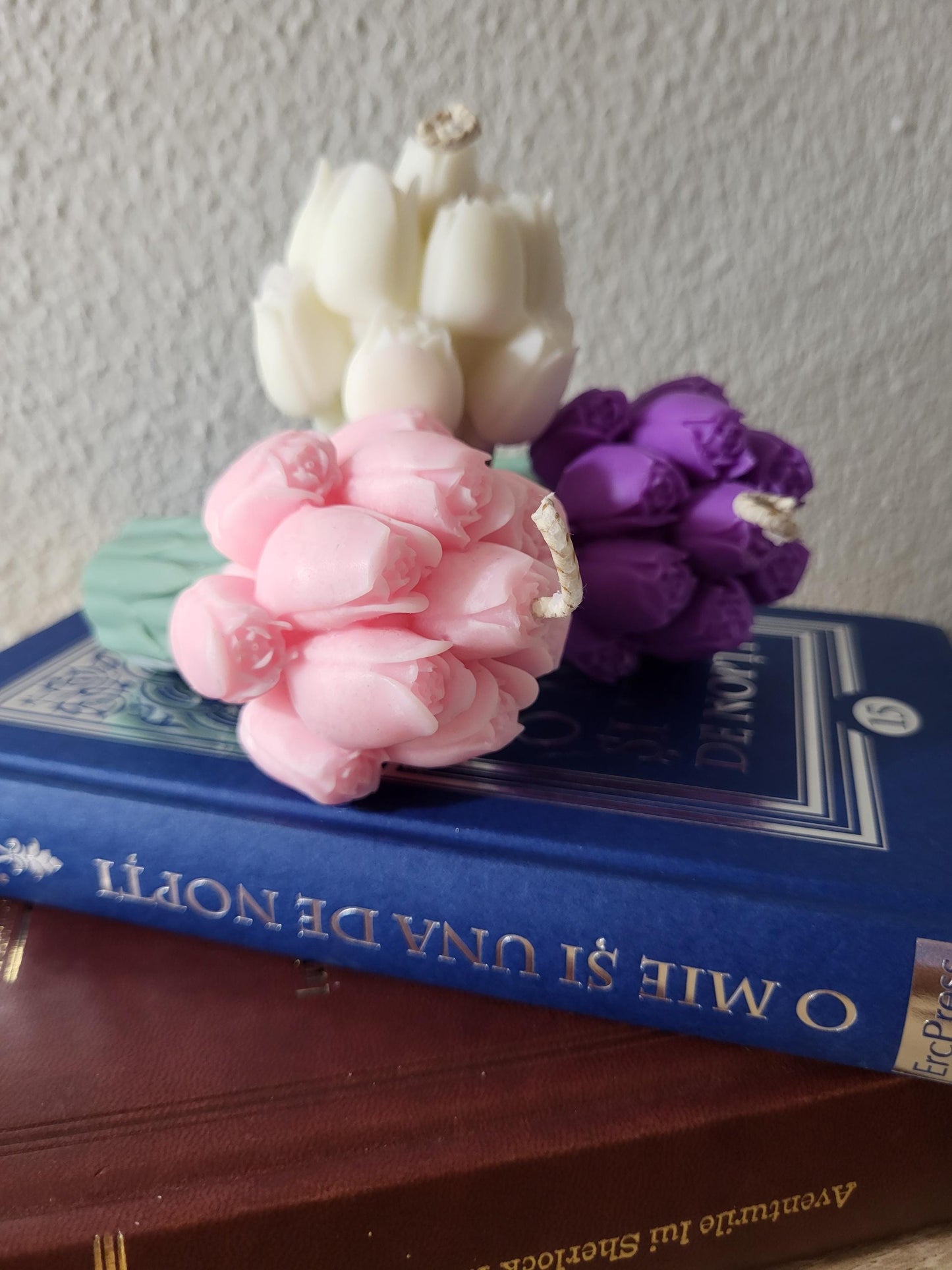 Tulip Flower Candle: Soy Wax, Vegan, Handmade Decorative Candle