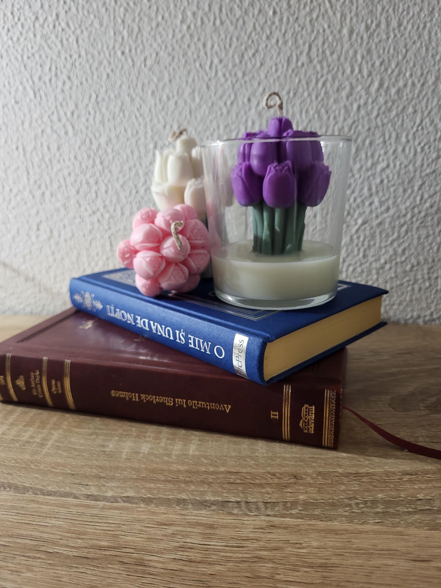 Tulip Bouquet Candle in Glass: Handcrafted Soy Wax Floral Gift