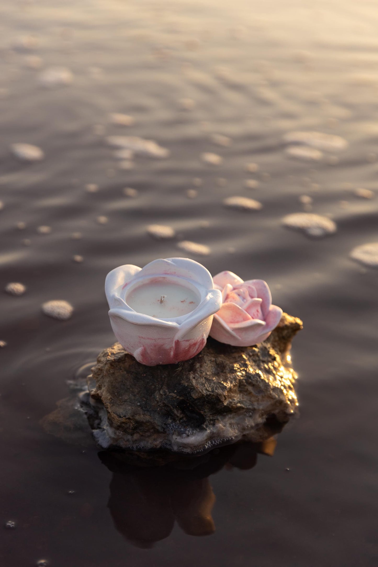 Handmade Rose Cement Candle | English Rose & Pink Petals | Romantic Floral Candle | Artisan Soy Wax Candle | Unique Gift | Rose for Mom