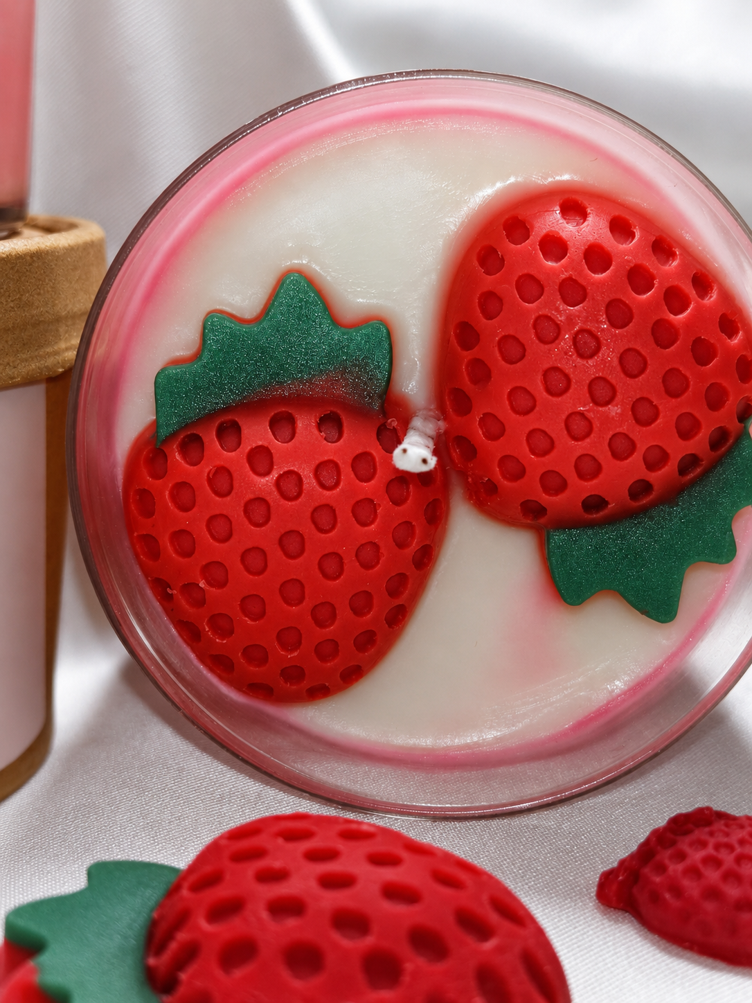 Vela CIELO DE FRESA de Cera de Soja – Fresas Dulces y Vainilla Cremosa | LLUM DEL SOL