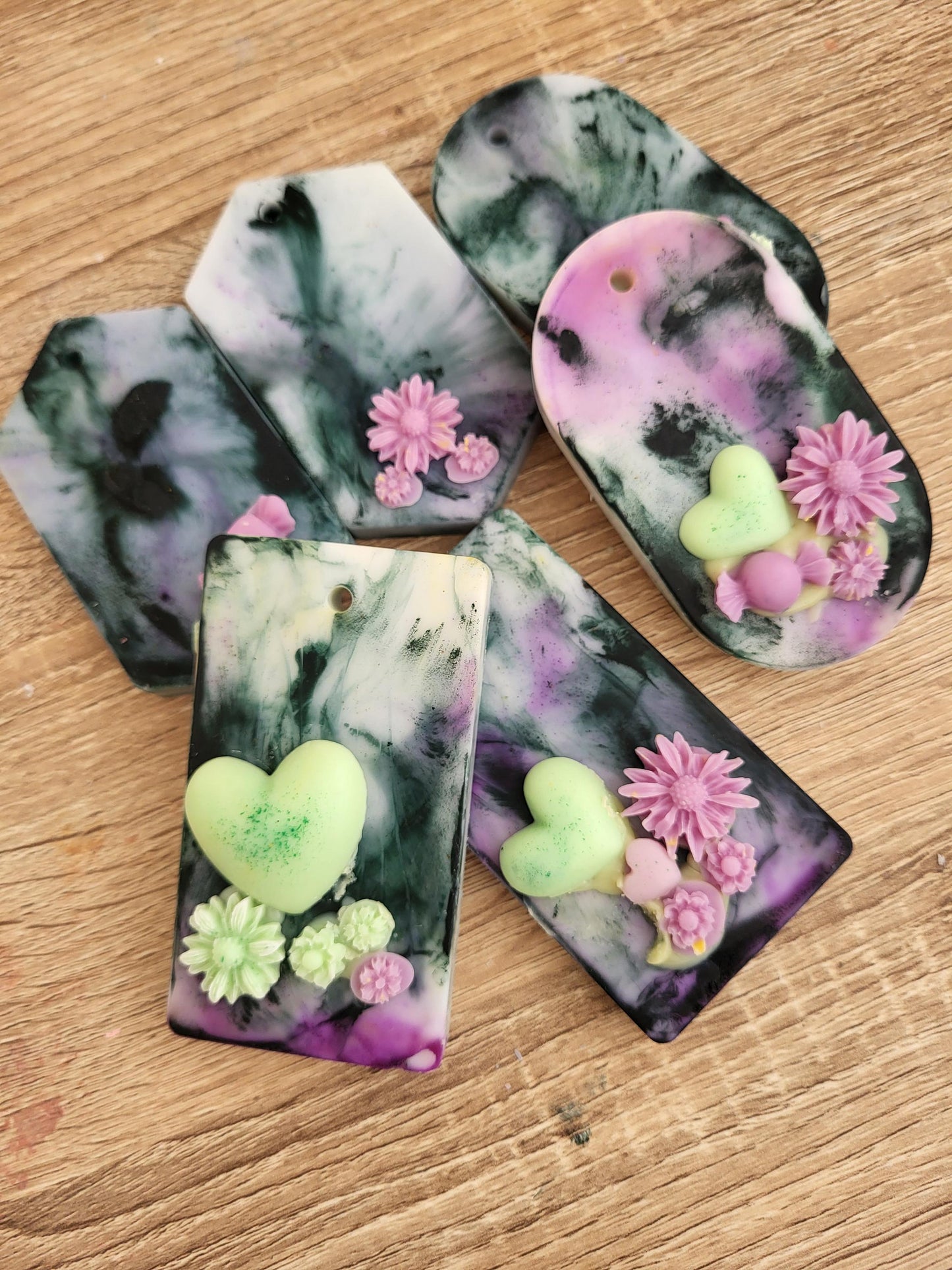 Sachet de cire botanique : tablette parfumée Olive Grove, incrustations florales
