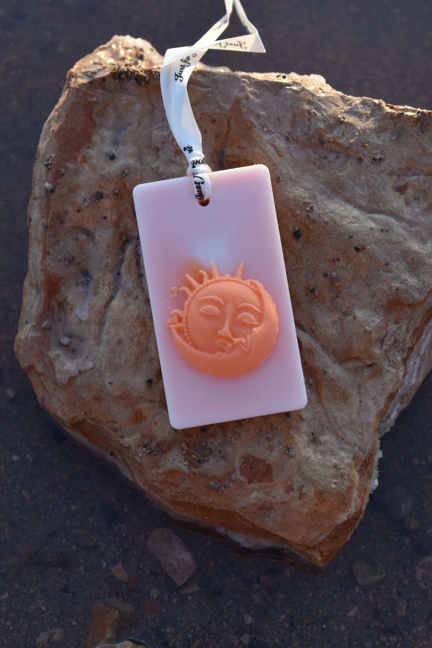 Bolsita de cera de soja: Ámbar, cítricos y especias - Motivo Sol Dorado