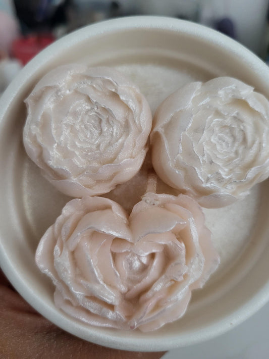 Handmade Floral Soy Candle: Wooden Wick, Vegan Home Decor