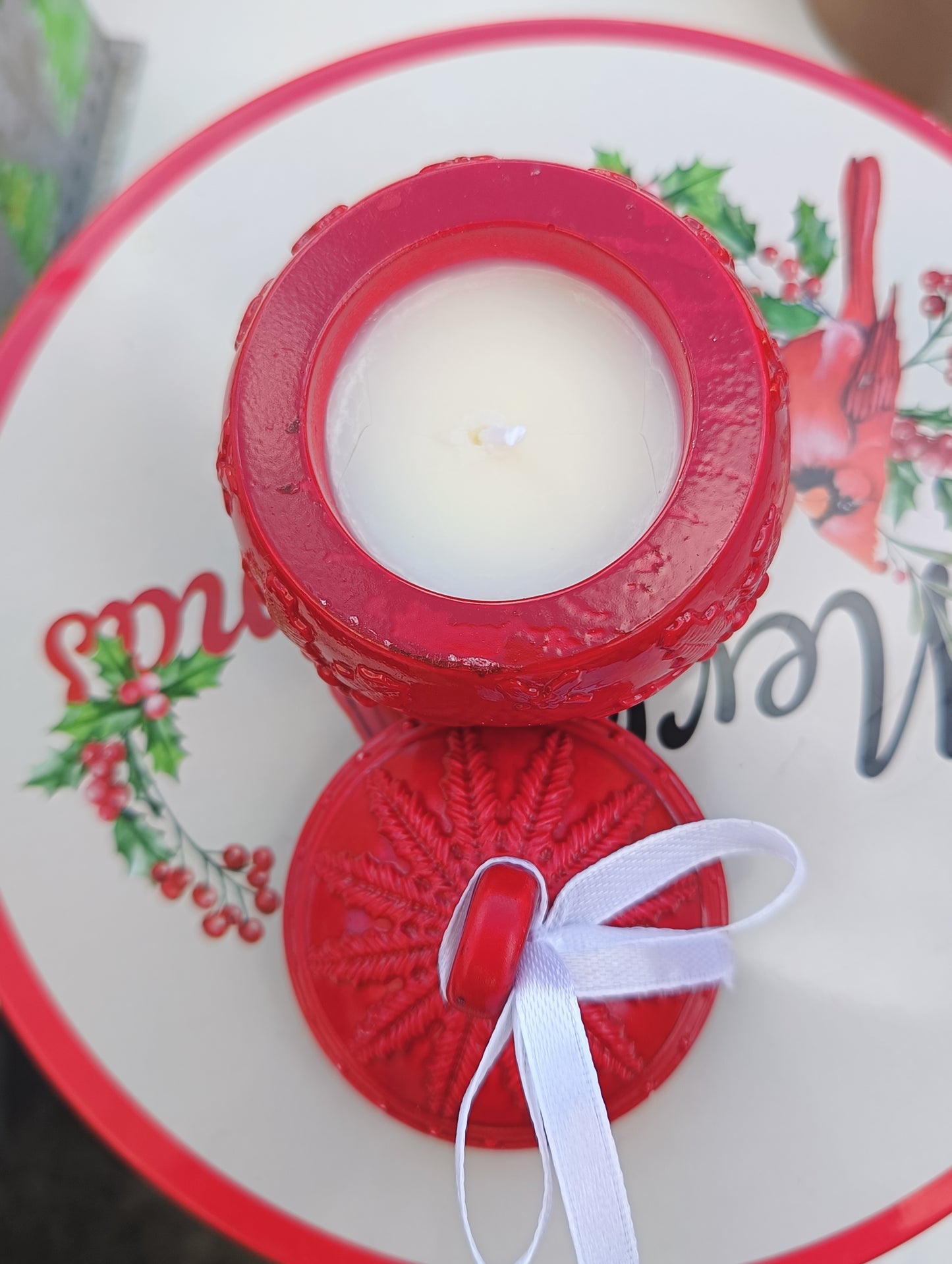 Christmas Bauble Candle – Red/White Jesmonite Ornament with Soy Wax
