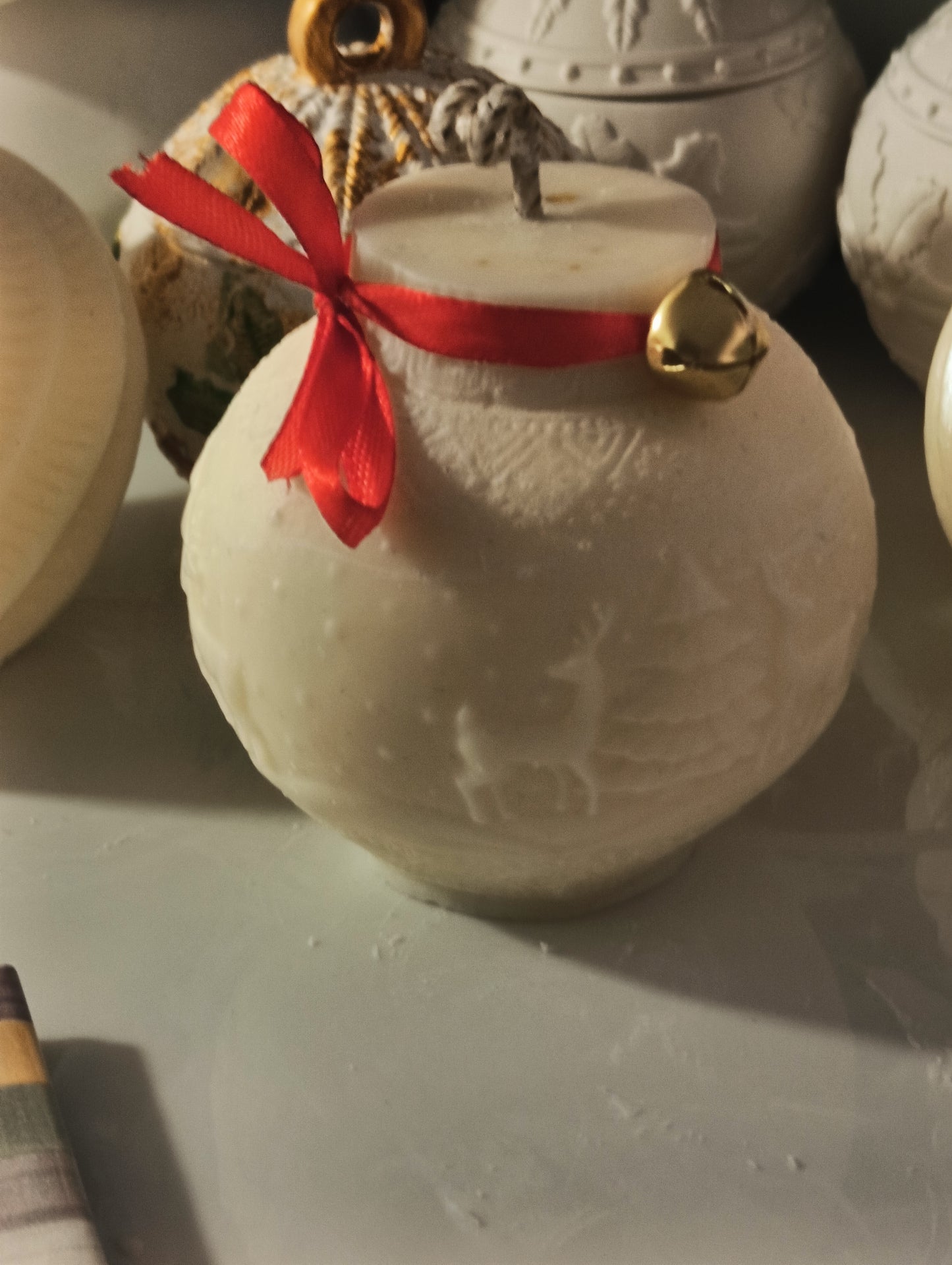 Christmas Bubble Candle – Handmade Festive Ornament Candle