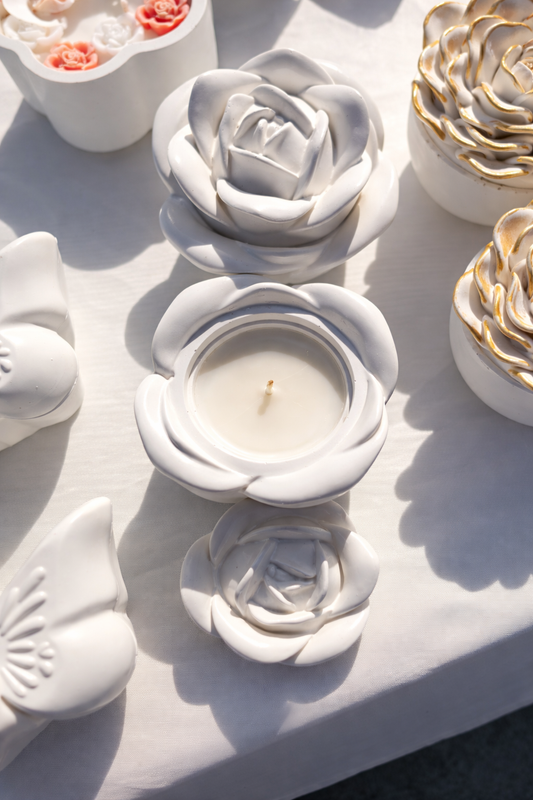 Handmade Rose Cement Candle | English Rose & Pink Petals | Romantic Floral Candle | Artisan Soy Wax Candle | Unique Gift | Rose for Mom