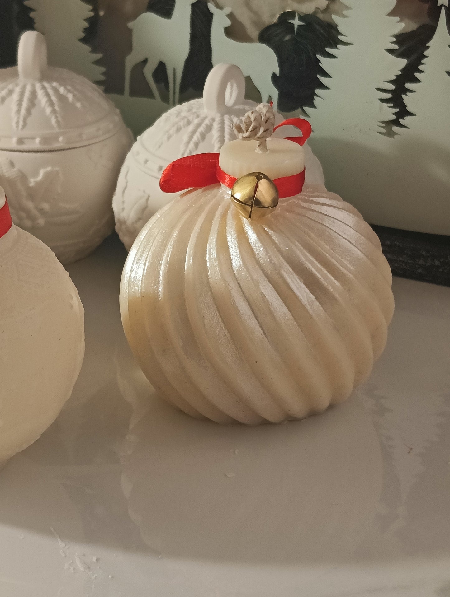 Christmas Bubble Candle – Handmade Festive Ornament Candle