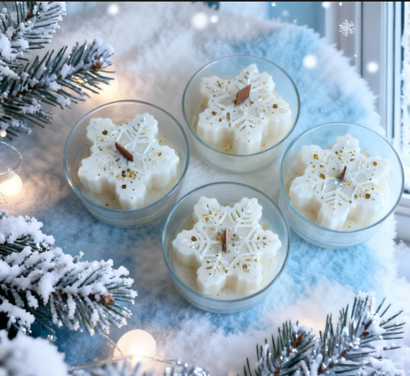 Snowflake Glow Soy Candle – Vanilla, Caramelized Apple & Santa’s Cookies | Handmade Christmas Candle